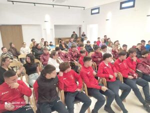 Μια εκδήλωση ψυχολογικής σύνδεσης, γεμάτη φως!