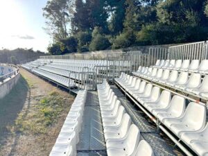 Έτοιμη η πτυσσόμενη κερκίδα πέριξ του Σταδίου αλλά εκτός του γηπέδου!