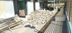 Το Δημοτικό Στάδιο παραμένει εργοτάξιο μόνο με… κάτι σπασμένα πλακάκια και ο χρόνος τελειώνει επικίνδυνα για τη Ζάκυνθο!